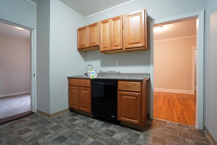 Building Photo - 10 Allston St