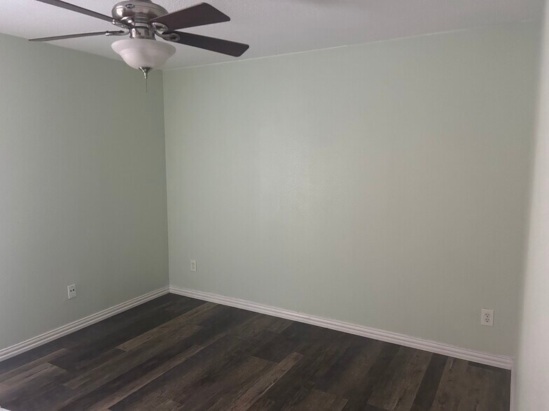 Bedroom - 4340 Cedar Springs Rd