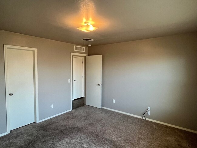 Building Photo - Cute 3 Bed, 2 Bath In Deer Creek Schools