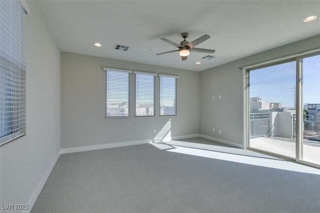 Building Photo - 11323 Gravitation Dr