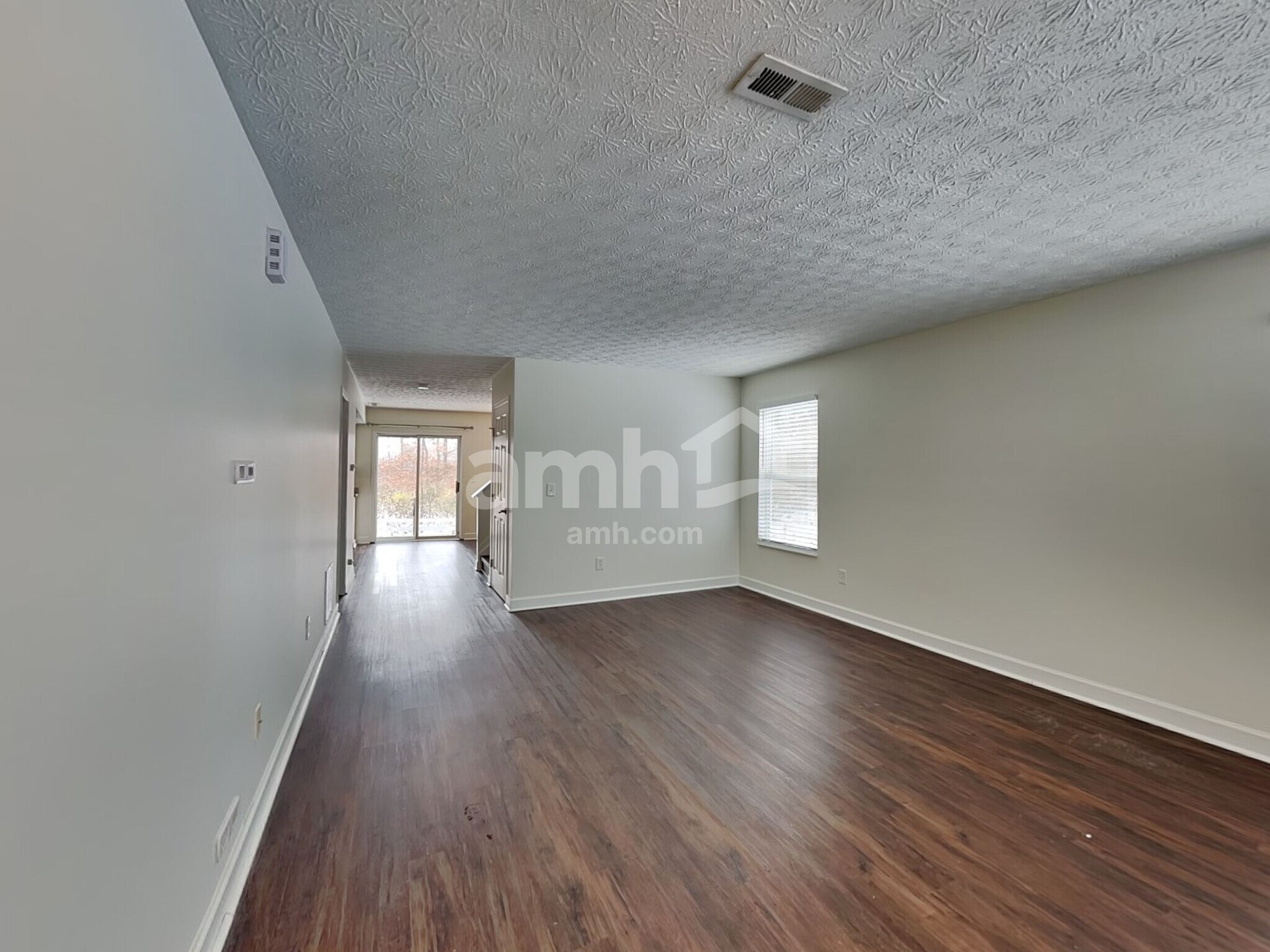 Building Photo - 568 Princeton St
