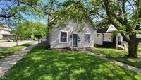 Building Photo - 2409 1/2 E Washington St
