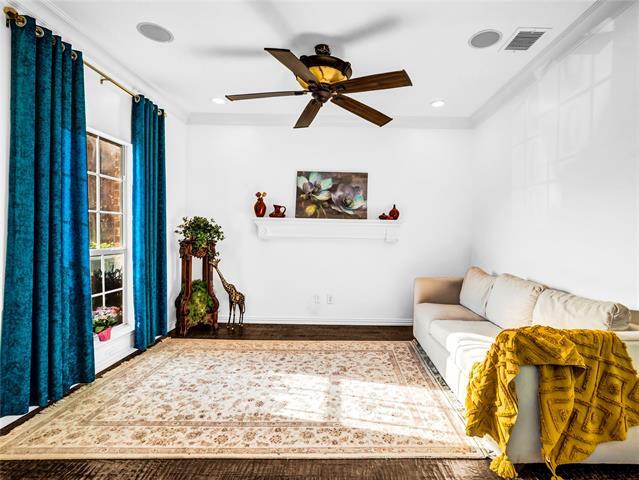 Building Photo - 2117 White Rock Ln