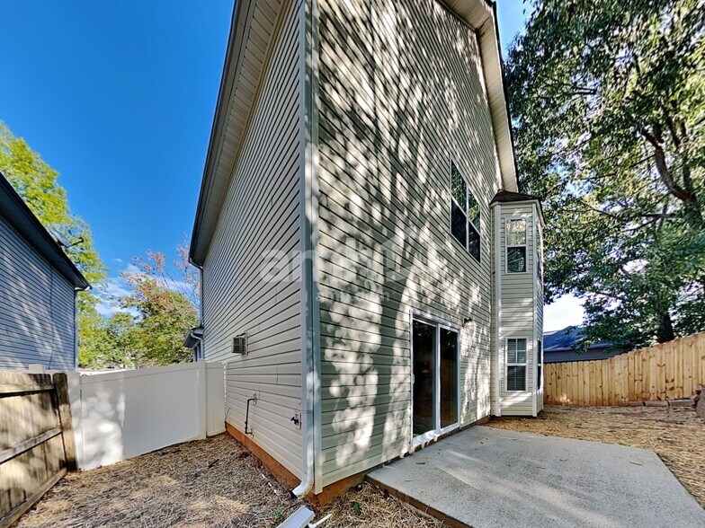 Building Photo - 2775 Gateview Ct