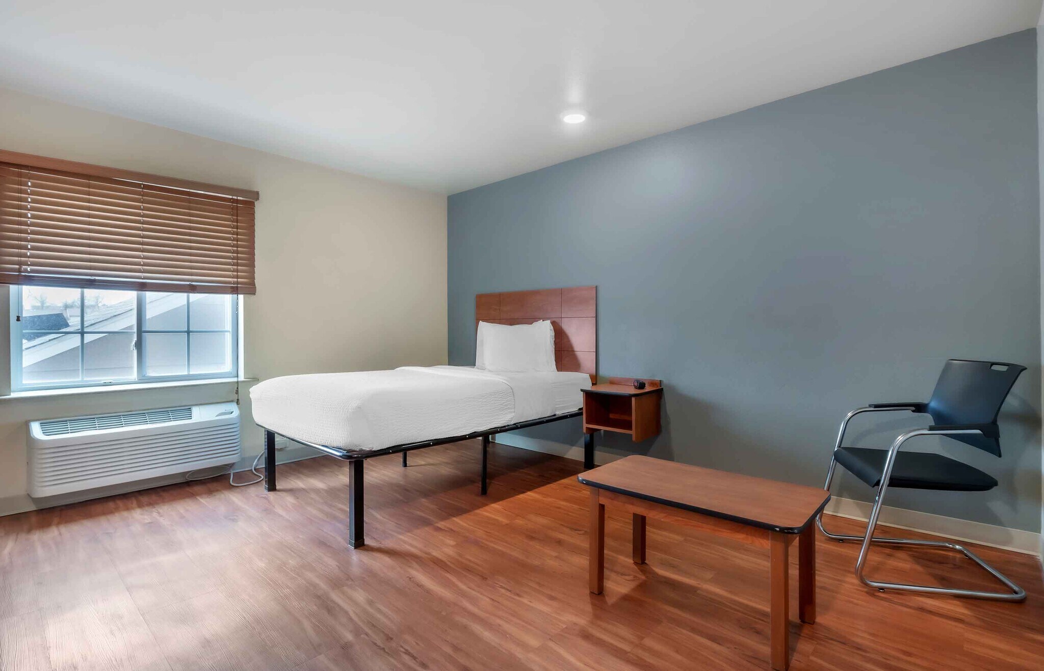 Building Photo - Furnished Studio-Dayton - Miamisburg