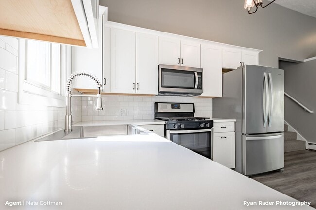 Building Photo - Downtown Rockford Single Family Home on White Pine Trail