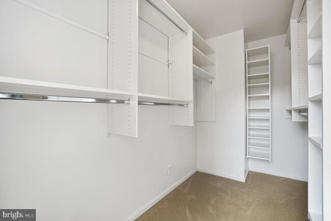 Building Photo - 12027 Devilwood Dr