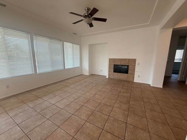 Building Photo - 103 Romanza Ln