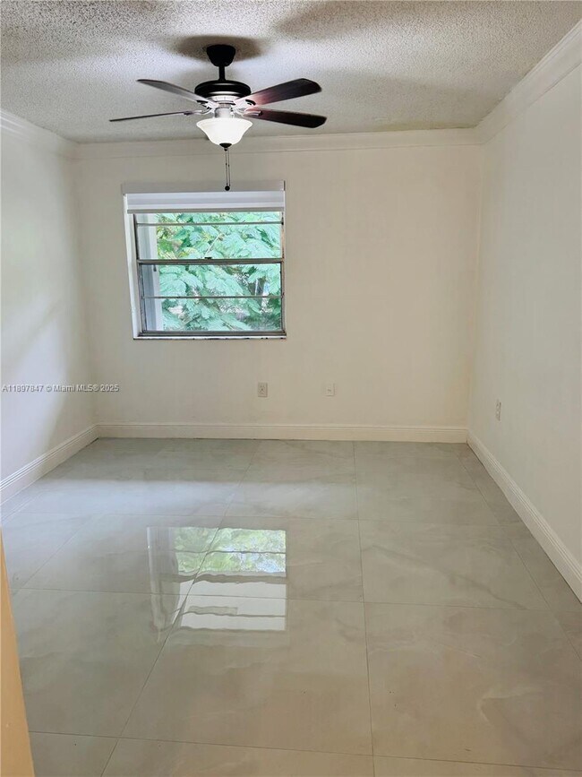 Building Photo - 6961 SW 129th Ave