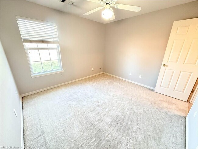 Building Photo - 3140 Eagle Dr