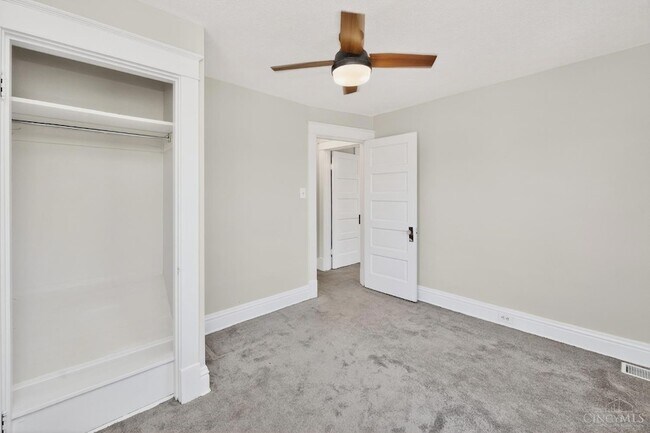 Building Photo - 1007 W Loveland Ave