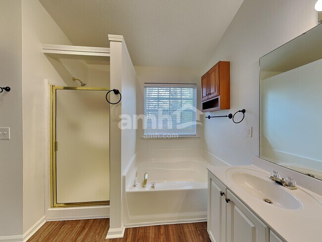 Building Photo - 121 Sandy Ln