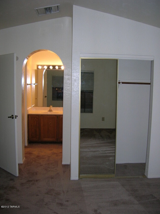 Building Photo - 8645 N Auriga Way