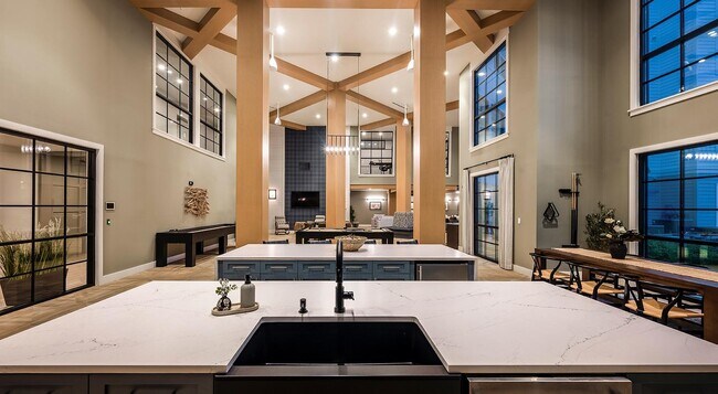 Building Photo - 435 Encore Way