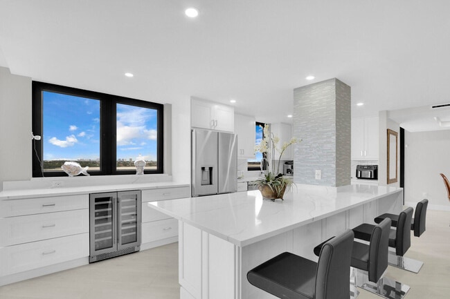 Building Photo - 5380 N Ocean Dr