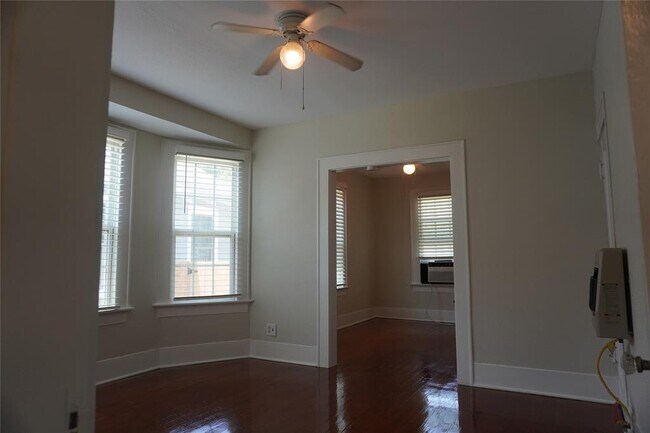 Building Photo - 4728 Avenue R 1/2