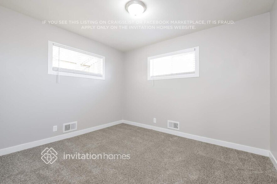 Building Photo - 10849 Murray Dr