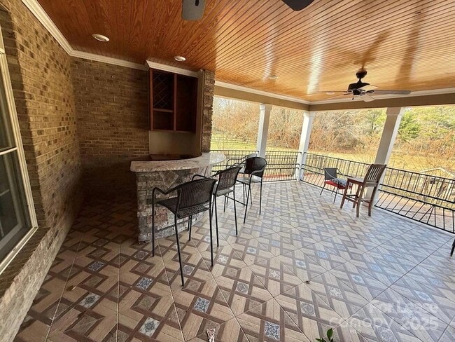 Building Photo - 5919 Newell Dr