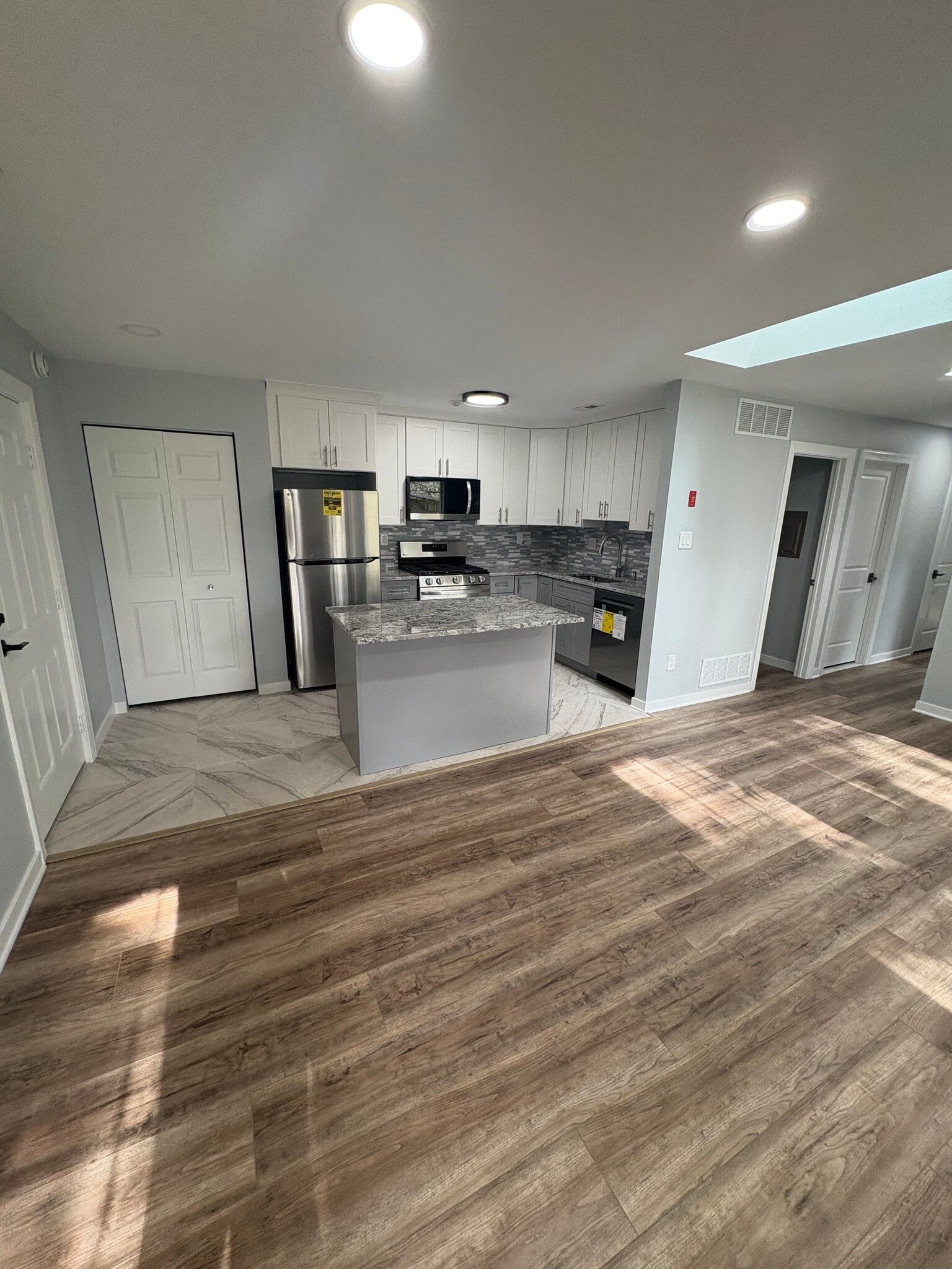 Building Photo - 1304 Diamond Dr