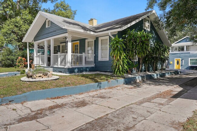 Building Photo - 1829 Hollenbeck Dr