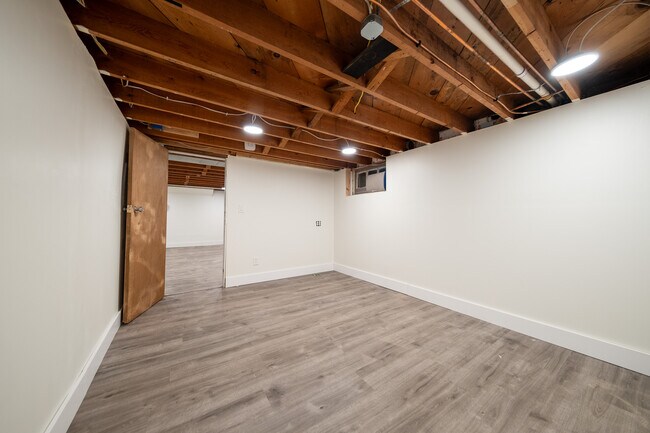 Building Photo - 14510 Gleason Lake Dr