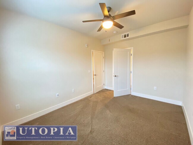 Building Photo - Beautiful 2 Bedroom, 1 Bathroom with a desirable balcony located in the heart of Seabright and cl...