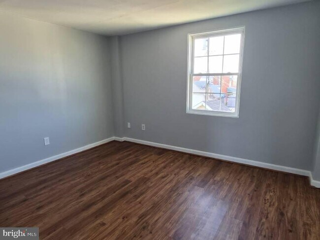 Building Photo - 7948 Eastdale Rd