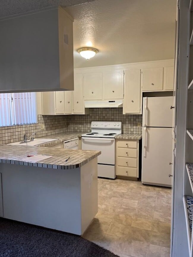 Building Photo - 3/1.5 located in North Davis