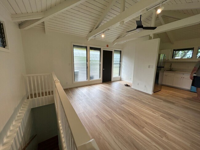 Building Photo - 1 Bedroom 1 Bath Condo