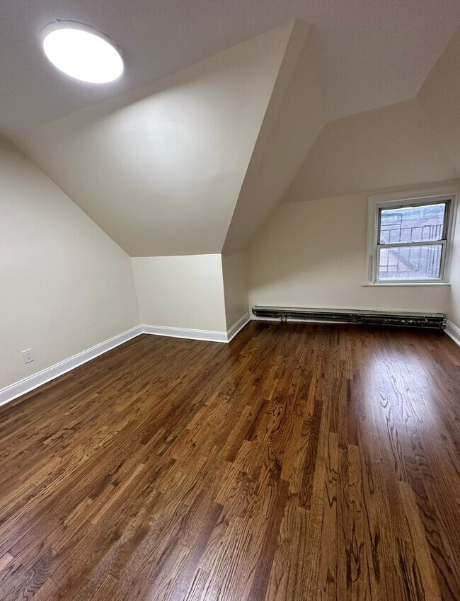 Building Photo - 381 Westervelt Ave