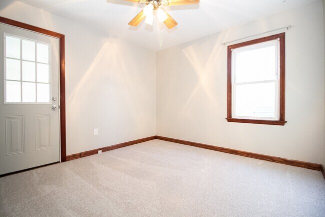 Building Photo - 423 W Capistrano Ave