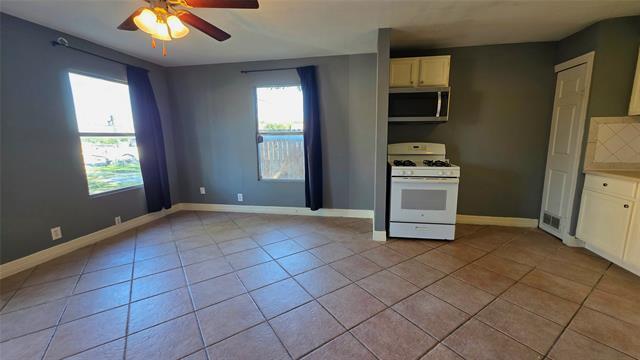 Building Photo - 1417 College St