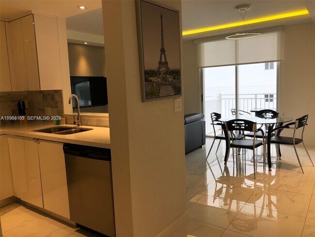 Building Photo - 185 SE 14th Terrace