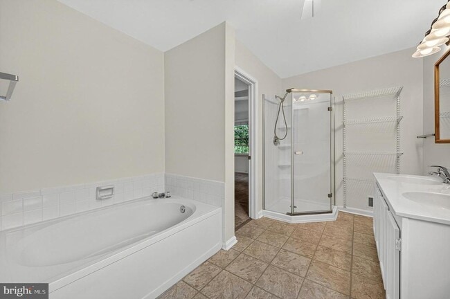 Building Photo - 14560 Creek Branch Ct