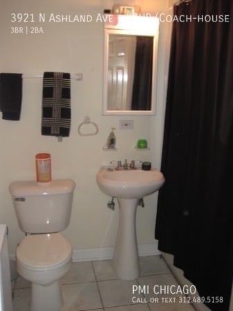 Building Photo - 3921 N Ashland Ave