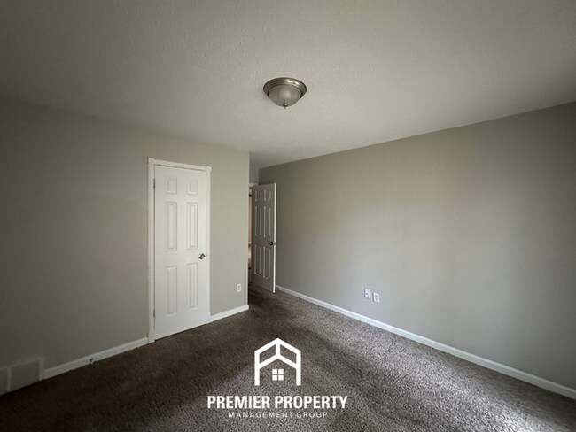 Building Photo - Stunning 3BR/2BA Cordova Home | 1,847 Sq Ft, Sunroom, Stone Fireplace & Hardwood Floors