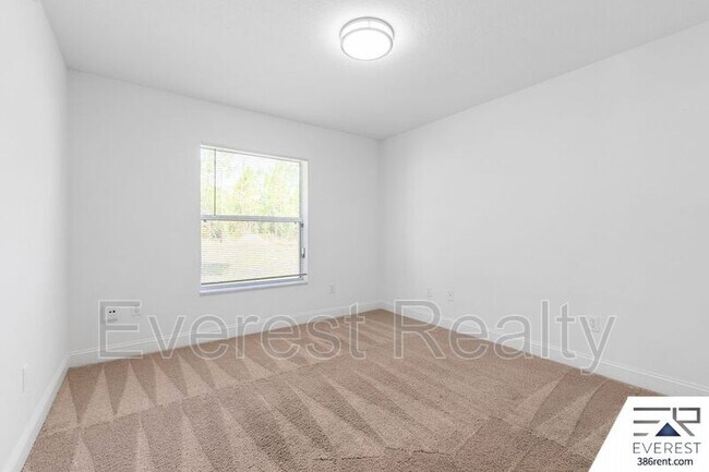 Building Photo - 13 Sleigh Bell Pl