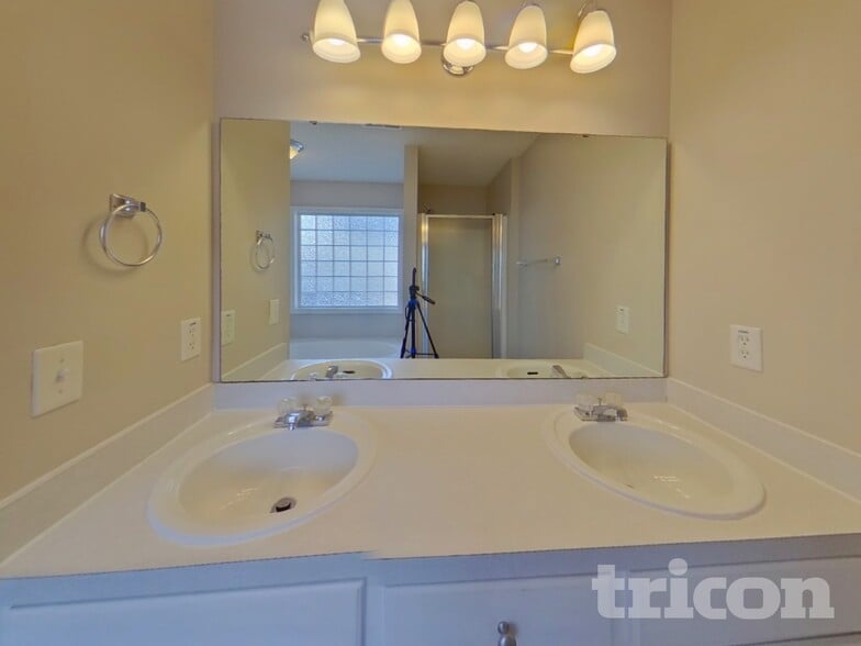 Building Photo - 48 Bristlecone Ln