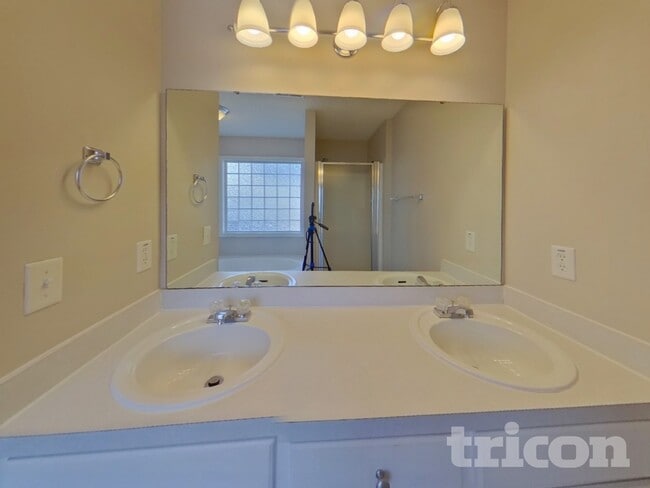 Building Photo - 48 Bristlecone Ln