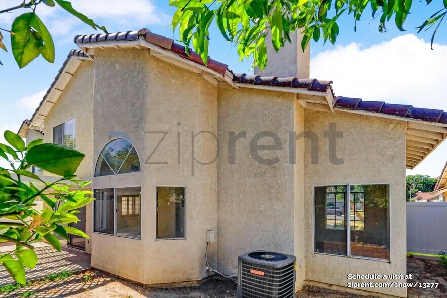 Building Photo - 116 Plymouth Way