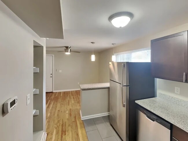 Building Photo - Lantern Square Apartments-A3