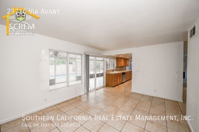 Building Photo - 23716 Vía Avant