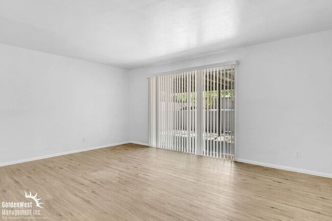 Building Photo - Updated 2Bdm 1Ba in Apartment Community!