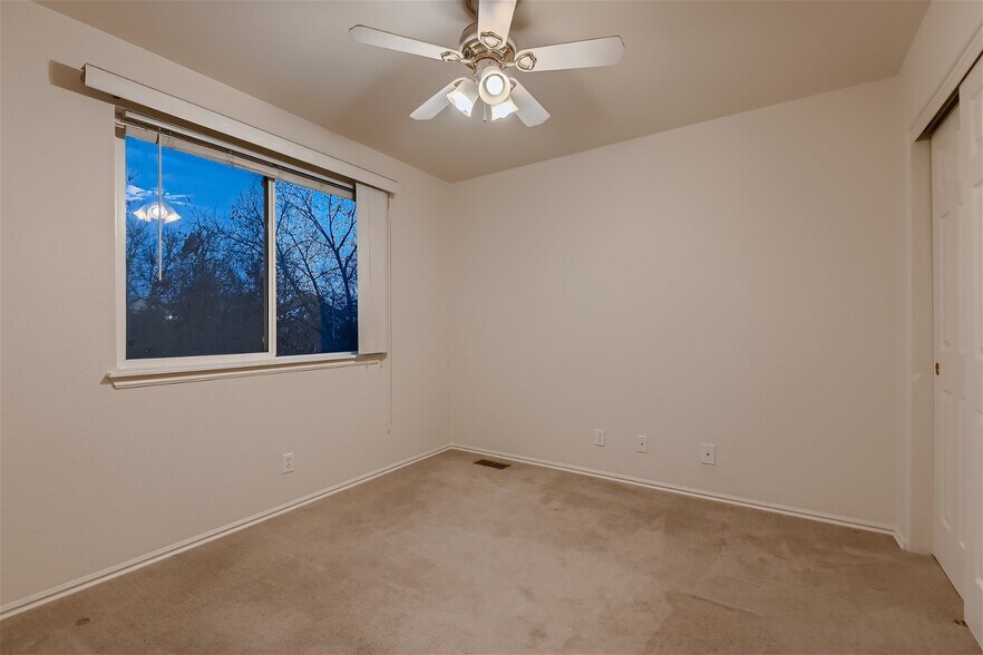 Building Photo - 2625 Fernwood Pl