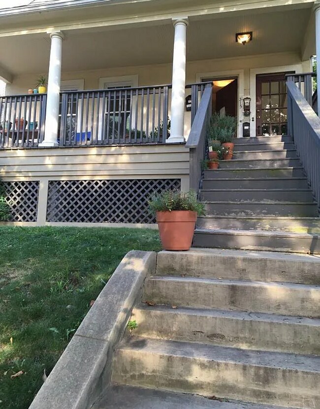 Building Photo - Mansfield Heights | 313-315 Mansfield