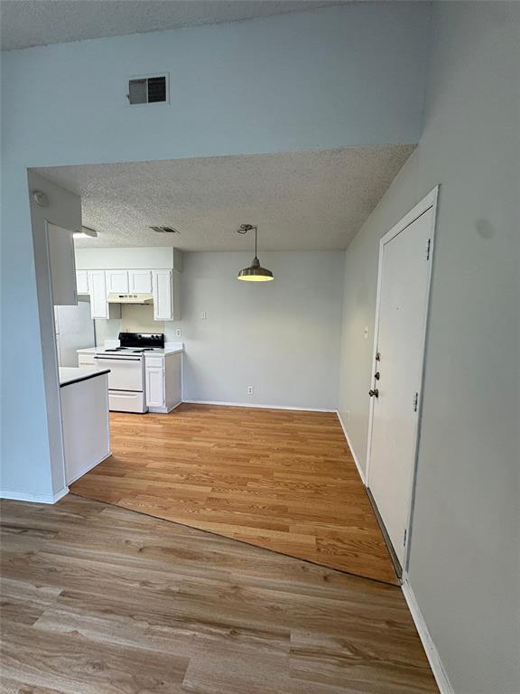 Building Photo - 2704 Aftonshire Wy