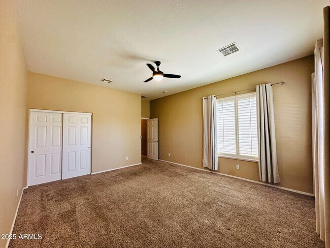 Building Photo - 2720 E Hazeltine Way