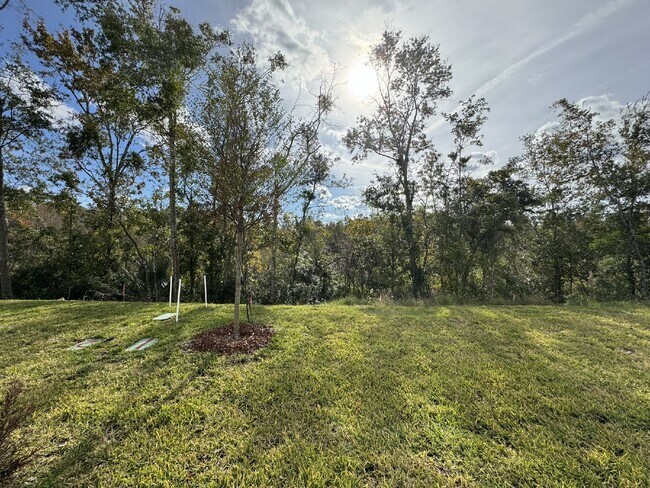 Building Photo - Holly Cove