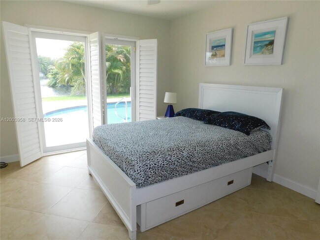 Building Photo - 108 NE 30th St