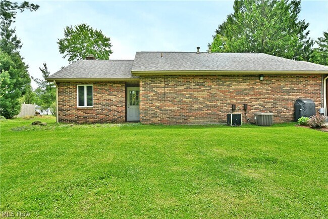 Building Photo - 2237 Cadwallader Sonk Rd